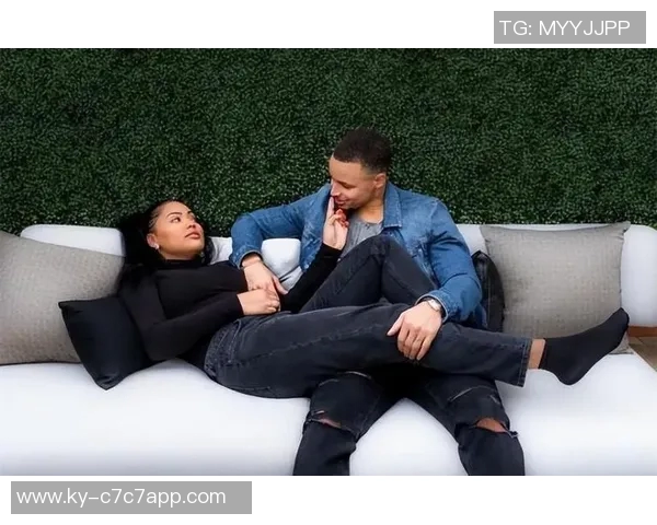 夸梅：库嫂应珍惜库里真爱而非追求外在不满