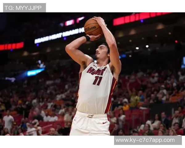 哈克斯强调下半场开局需全力进攻保持领先优势