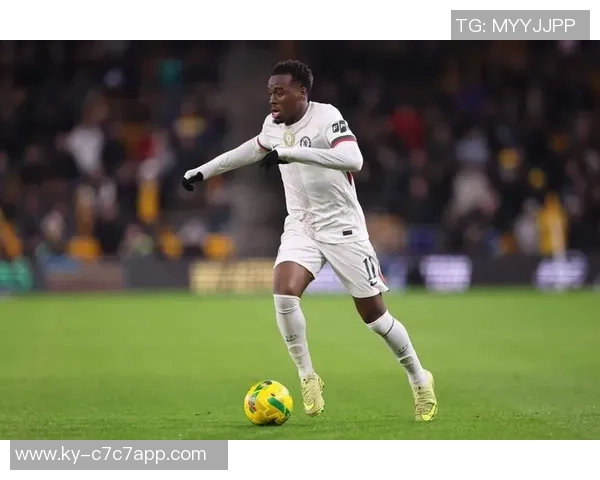 吉滕斯转会5600万却未能交出进球成绩单英超欧冠均无斩获